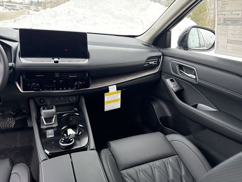 New 2026 Nissan Rogue Platinum image 19