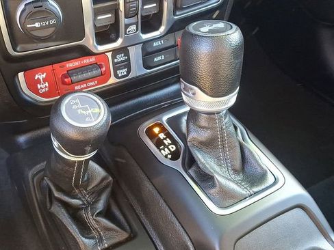 Used 2024 Jeep Wrangler Unlimited Rubicon image 14