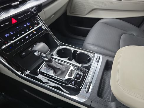 Used 2024 Kia Carnival SX Prestige image 26