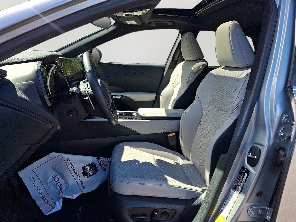 Used 2024 Lexus RX 350 Premium w/ Convenience Package AWD/4WD image 14