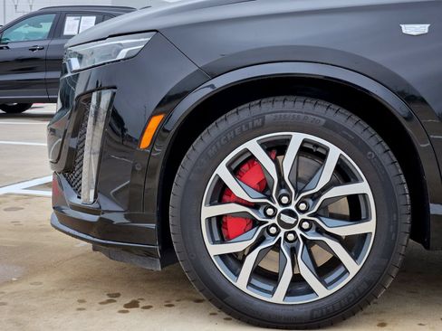 Certified 2023 Cadillac XT6 Sport w/ Technology Package AWD/4WD image 11