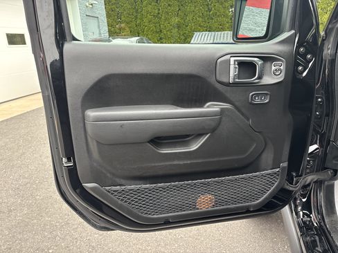 Used 2026 Jeep Wrangler Unlimited Rubicon image 16