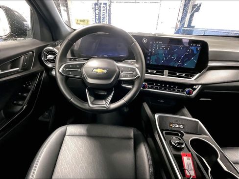 Used 2026 Chevrolet Equinox LT w/ Convenience Package II image 17