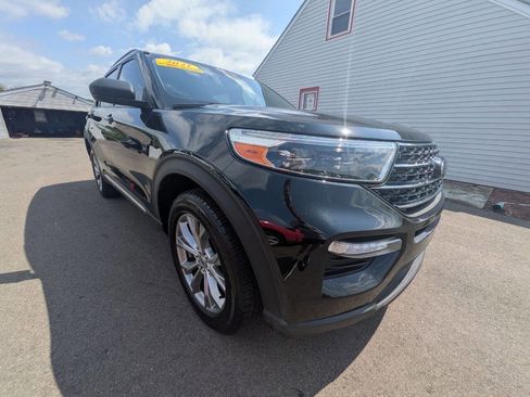 Used 2021 Ford Explorer XLT w/ Equipment Group 202A image 6