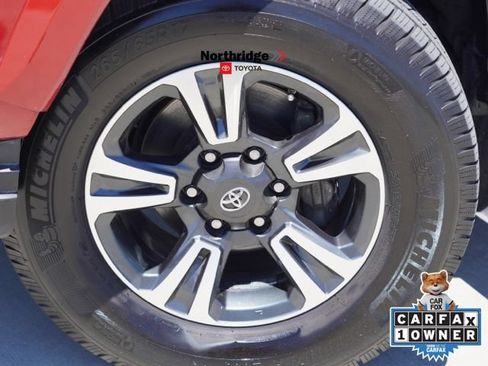 Used 2018 Toyota Tacoma TRD Sport w/ Technology Package RWD image 17