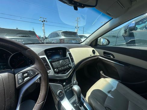 Used 2015 Chevrolet Cruze LT FWD image 3
