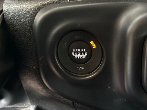 Used 2023 Jeep Gladiator Sport image 20