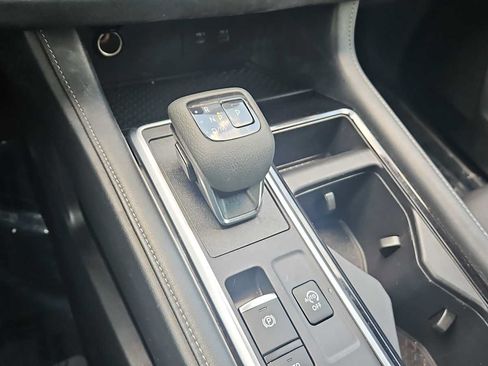Used 2023 Nissan Pathfinder SV AWD/4WD image 22