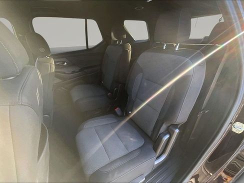 Used 2023 Chevrolet Traverse LT image 24