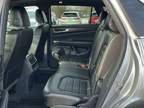 Used 2024 Volkswagen Atlas Cross Sport SEL R-Line image 21