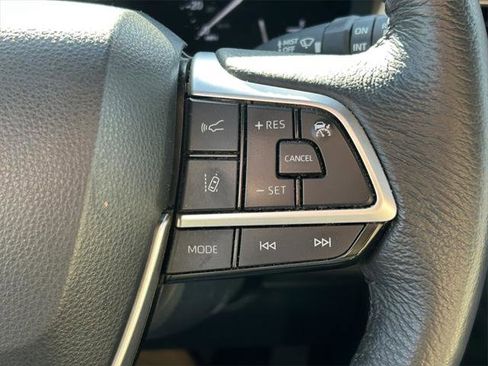 Certified 2023 Toyota Sienna XLE image 48