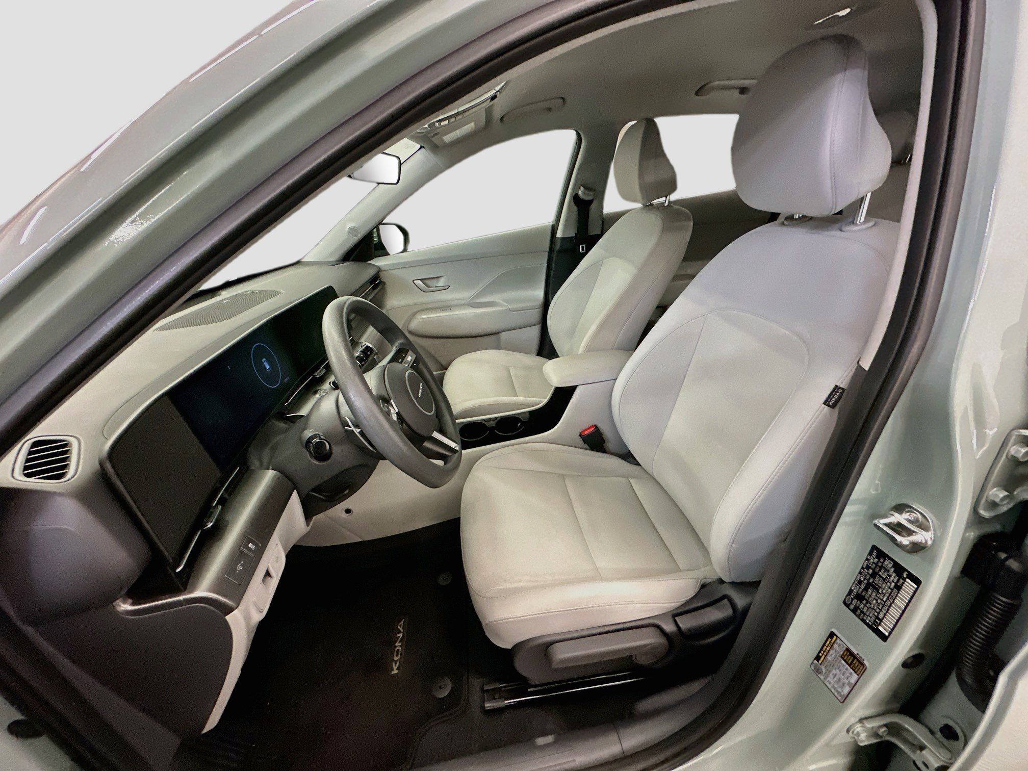 Used 2024 Hyundai Kona SE FWD image 13