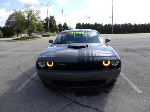 Used 2018 Dodge Challenger R/T Plus image 9
