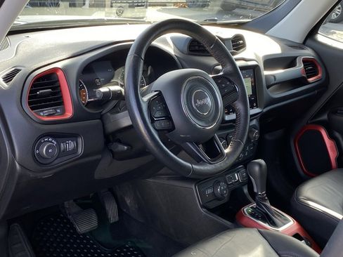 Used 2022 Jeep Renegade Trailhawk w/ Trailer Tow Group image 9