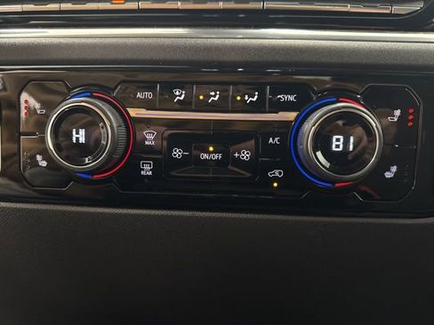 Used 2025 Chevrolet Silverado 1500 LT image 21