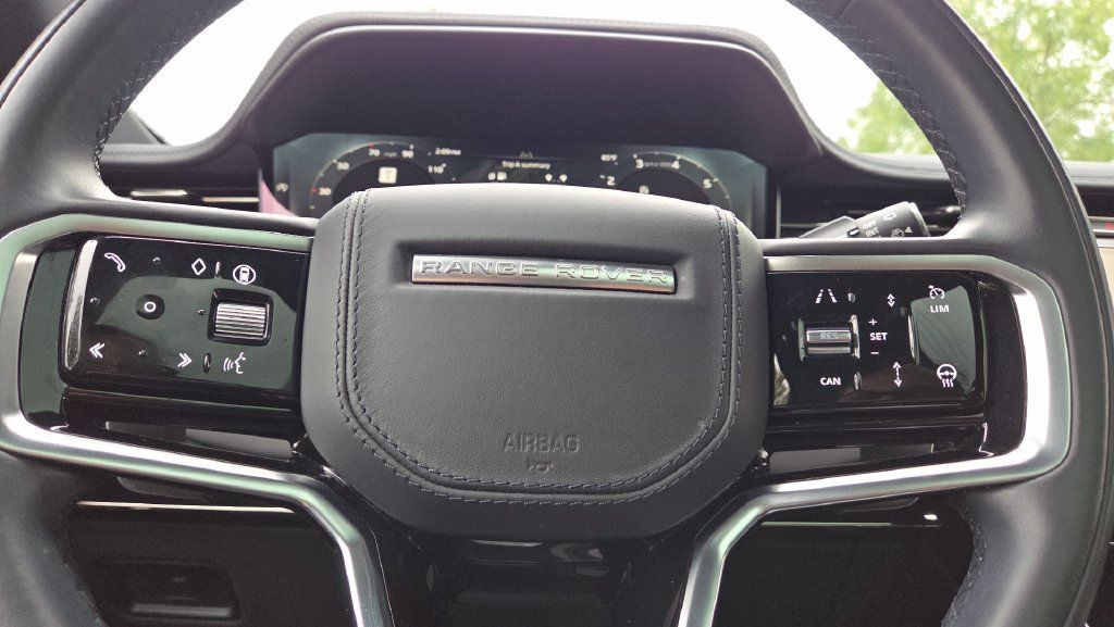 Used 2024 Land Rover Range Rover Sport SE AWD/4WD image 19