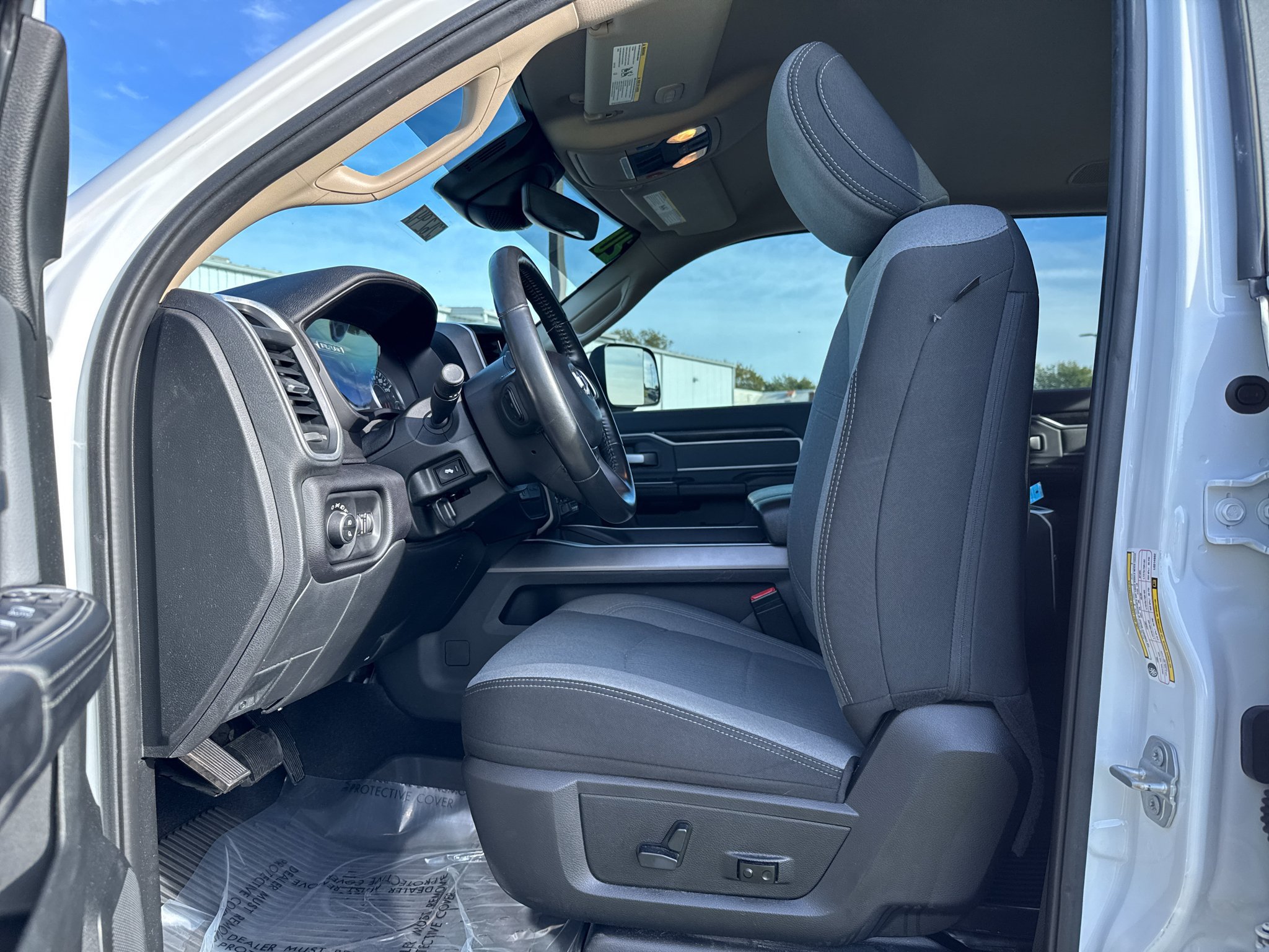 Used 2020 RAM 3500 Big Horn w/ Level 2 Equipment Group AWD/4WD image 5
