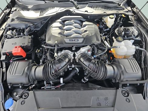 Used 2025 Ford Mustang GT Premium image 4