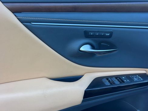 Certified 2024 Lexus ES 350 w/ Premium Package FWD image 12