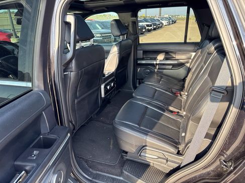Used 2021 Ford Expedition XLT RWD image 5