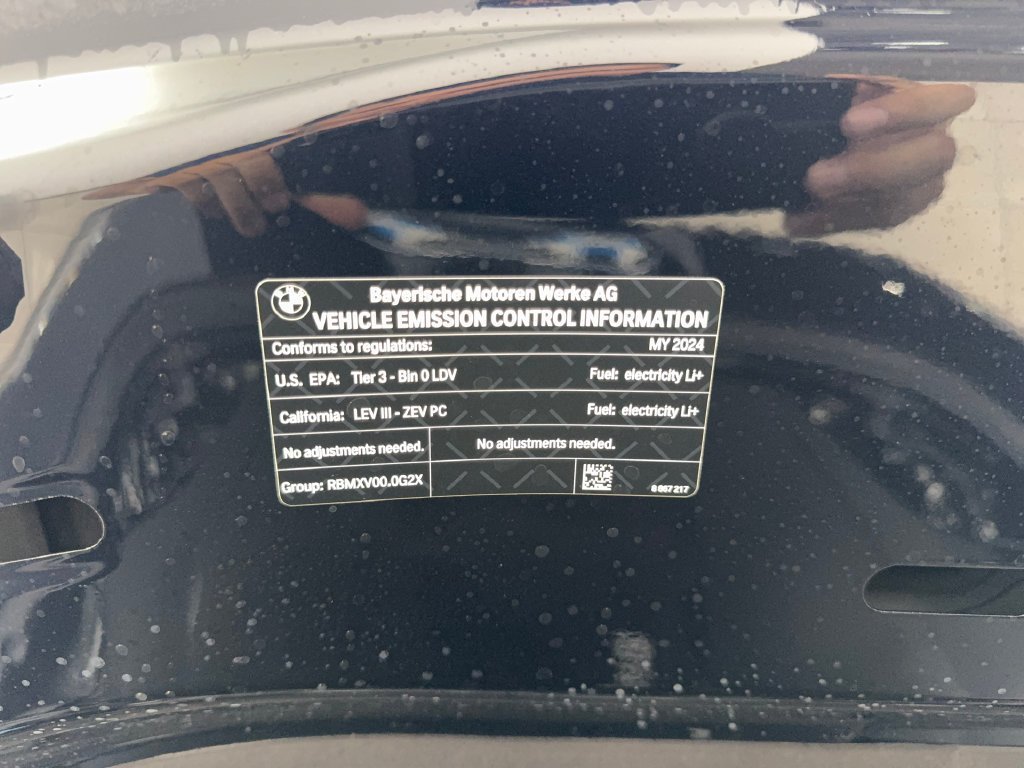Used 2024 BMW i7 xDrive60 w/ Executive Package AWD/4WD image 75