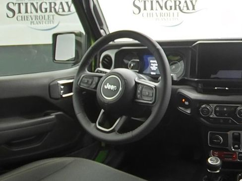 Used 2026 Jeep Wrangler Sport AWD/4WD image 16