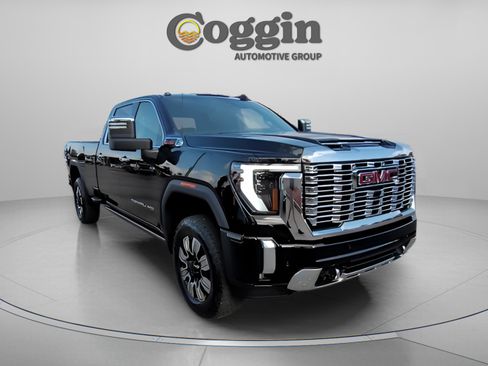 New 2026 GMC Sierra 3500 Denali w/ Denali Reserve Package image 16