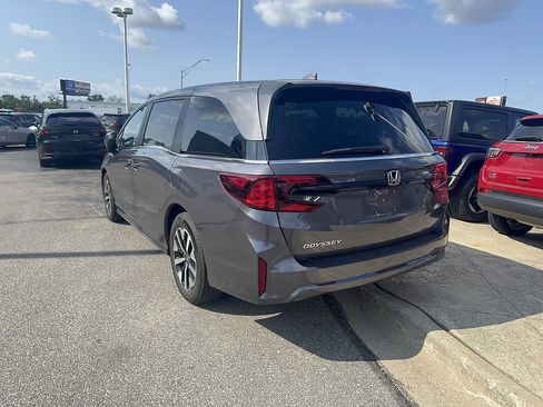 Used 2025 Honda Odyssey EX-L image 2
