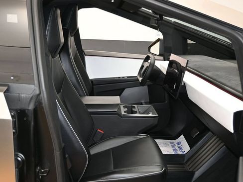 Used 2024 Tesla Cybertruck Cyberbeast AWD/4WD image 11