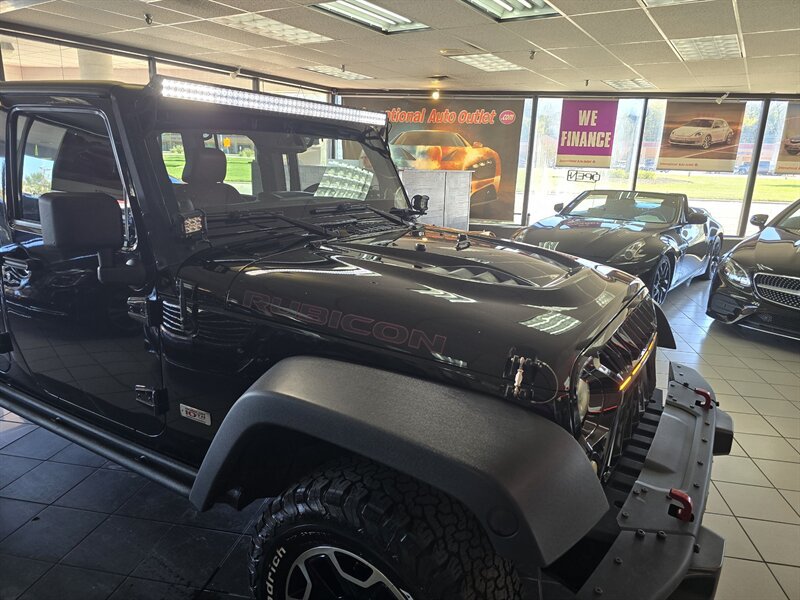 Used 2013 Jeep Wrangler Unlimited Rubicon AWD/4WD image 36