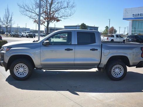 Used 2024 Chevrolet Colorado W/T image 9