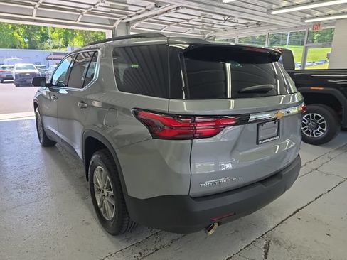 Used 2023 Chevrolet Traverse LT AWD/4WD image 3