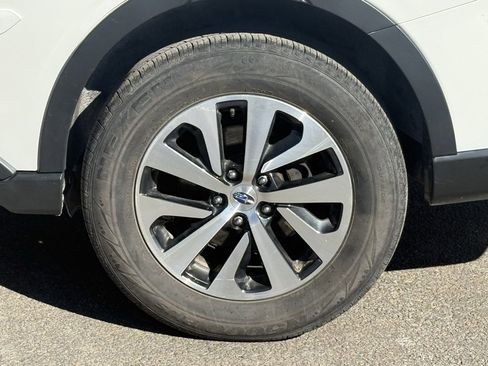 Used 2022 Subaru Outback Premium image 11