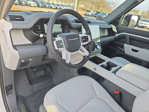 New 2026 Land Rover Defender 130 X-Dynamic SE image 16