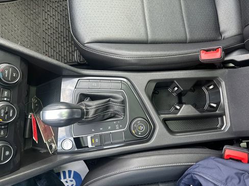 Certified 2021 Volkswagen Tiguan SE w/ Panoramic Sunroof Package image 12