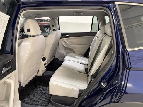 Used 2024 Volkswagen Tiguan SE image 8