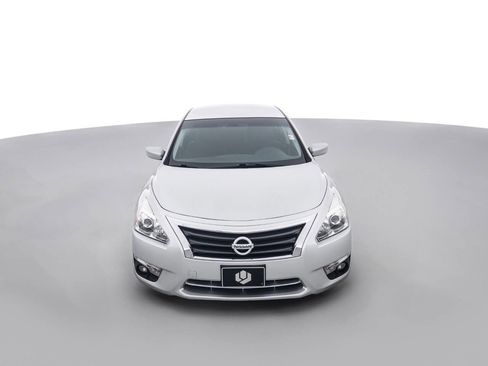 Used 2015 Nissan Altima 2.5 SV FWD image 2