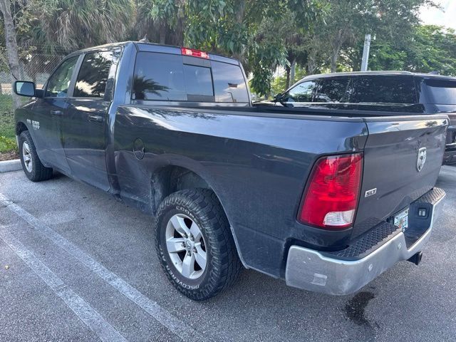 Used 2020 RAM 1500 Classic SLT w/ Luxury Group RWD image 3