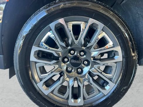 Used 2024 GMC Yukon Denali Ultimate AWD/4WD image 21