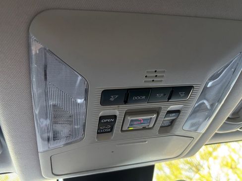 Used 2023 Toyota RAV4 XLE Premium image 34