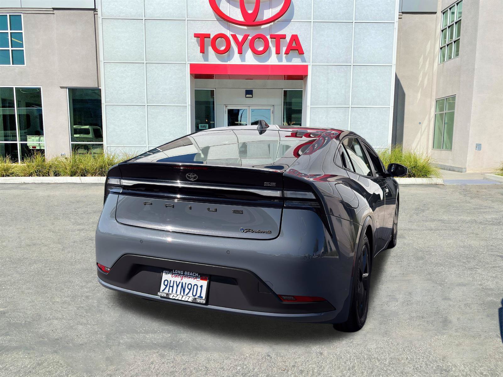 Used 2023 Toyota Prius Prime FWD image 7