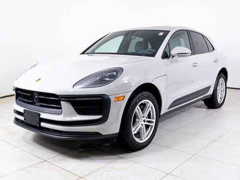 Certified 2026 Porsche Macan AWD/4WD image 1