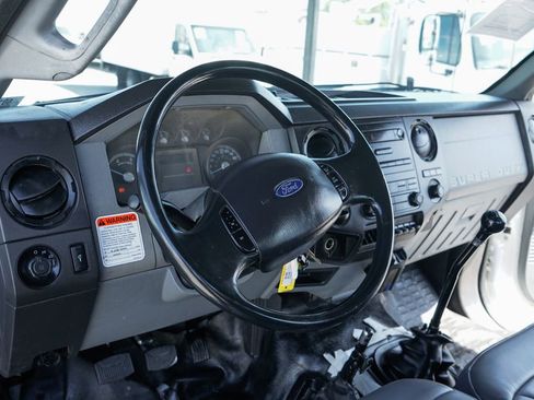 Used 2013 Ford F750 2WD Regular Cab Super Duty image 28