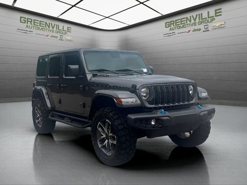 Used 2024 Jeep Wrangler Unlimited AWD/4WD image 9