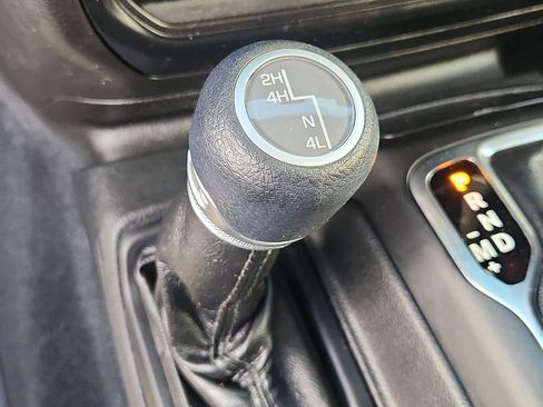 Used 2022 Jeep Gladiator Sport image 27