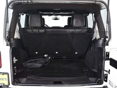 Used 2014 Jeep Wrangler Unlimited Sahara image 20