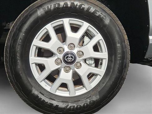Certified 2026 Toyota Tacoma SR5 w/ SR5 Upgrade Package AWD/4WD image 29