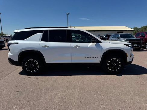 Used 2025 Chevrolet Traverse Z71 AWD/4WD image 28