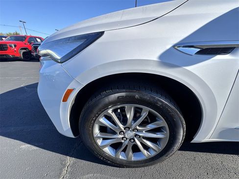 Used 2022 Buick Enclave Avenir image 10