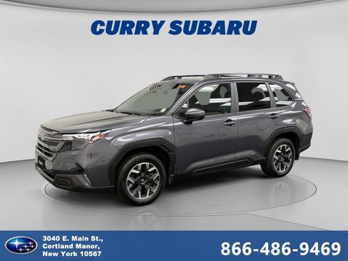 Used 2025 Subaru Forester Premium AWD/4WD image 1